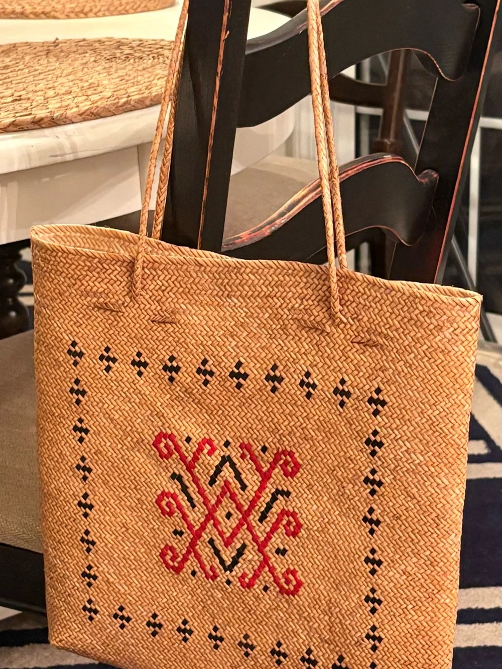 Vintage Woven Straw Shoulder Bag: Red & Black Geometric Design